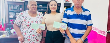 Mayte Arce Jaimes hizo entrega de Visas a ciudadanos que realizaron el trámite correspondiente