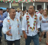 El Presidente municipal, Timoteo Arce Solís, recibe al Gobernador del Estado, Héctor Astudillo Flores, en la cabecera municipal de Cutzamala. Durante su mensaje, el primer edil, agradeció todos los apoyos otorgados al pueblo en general.