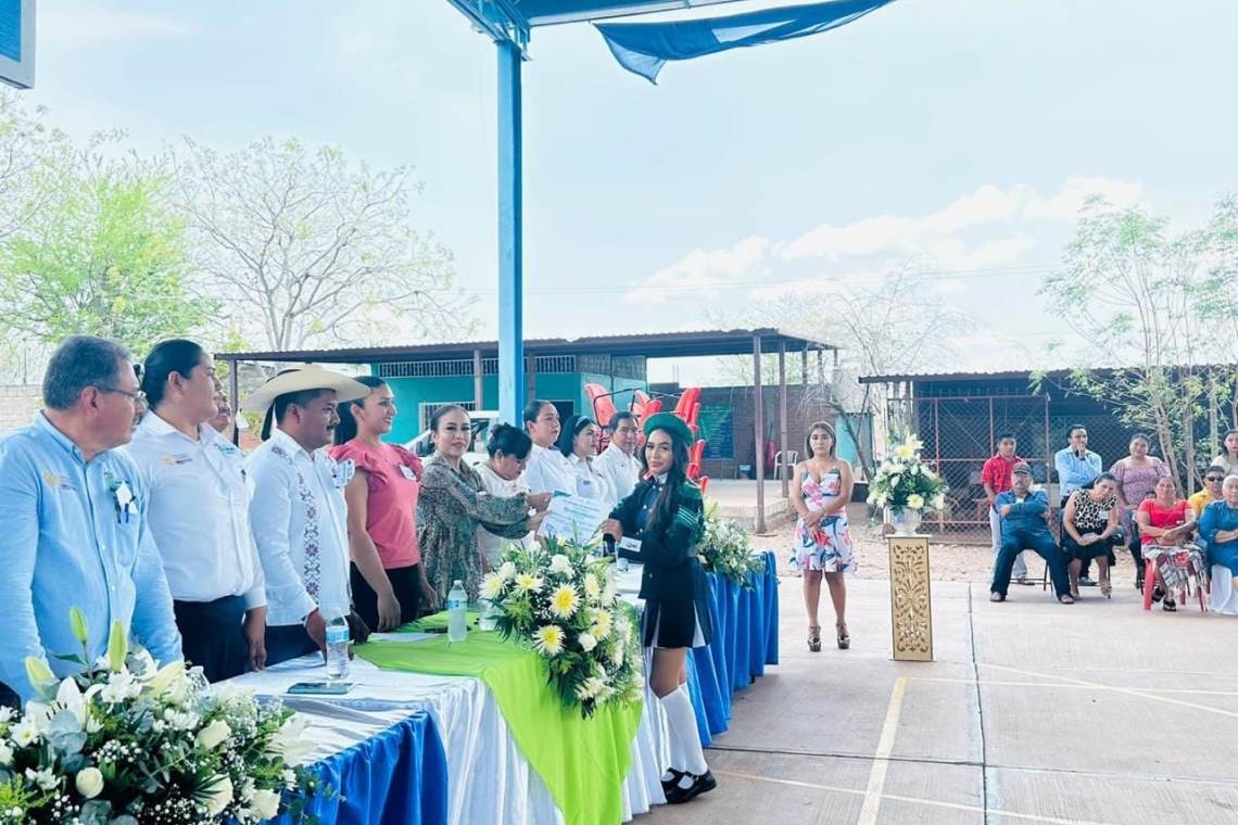Asiste la alcaldesa Mayte Arce Jaimes a la Ceremonia de Clausura del Bachilleres Zacapuato