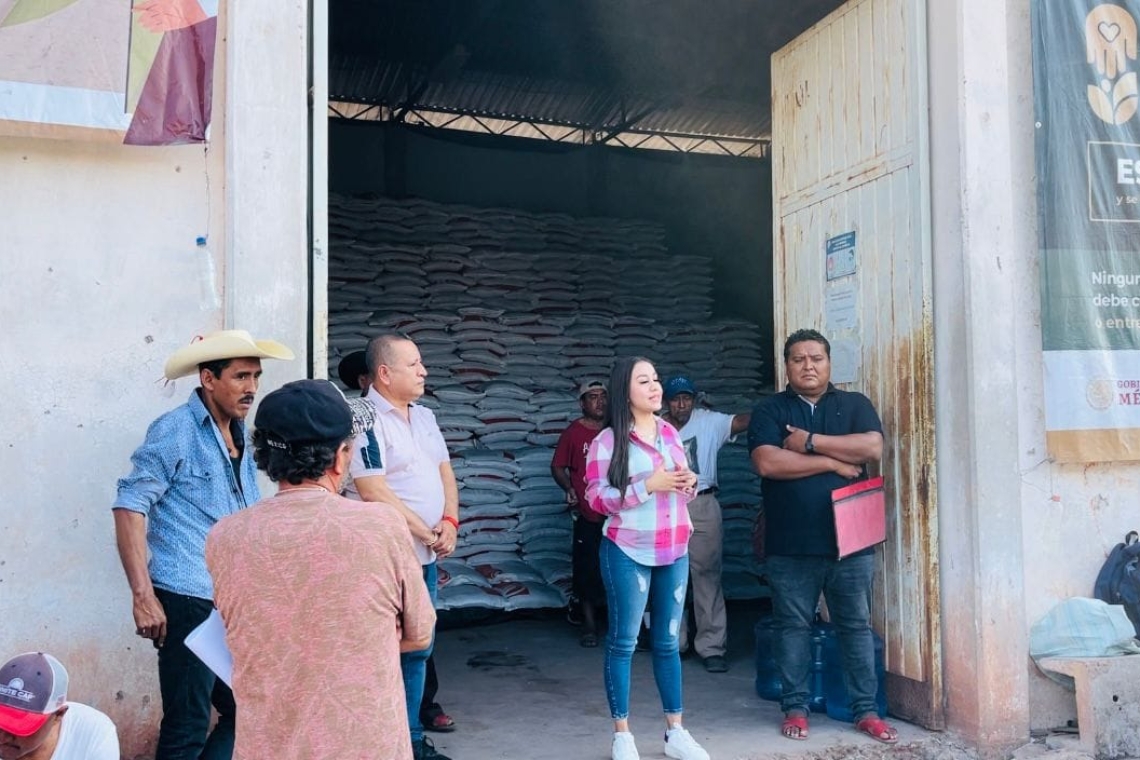 Mayte Arce Jaimes la entrega del Programa de Fertilizantes para el Bienestar del gobierno federal
