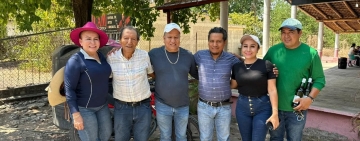 Mayte Arce Jaimes asiste al convivio que realizan los comunicadores de la Tierra Caliente